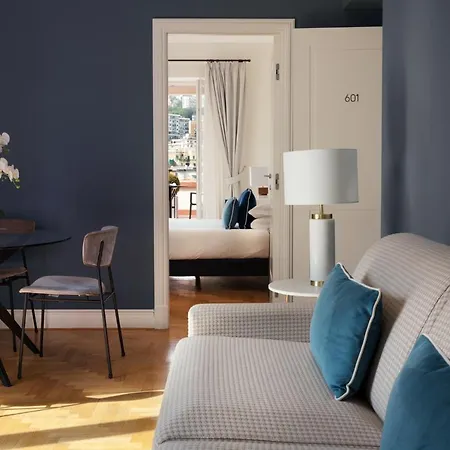 Caracciolo 13 Rooftop&suites *
