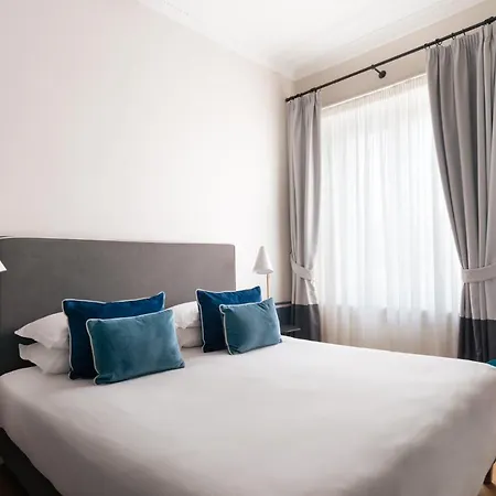 Caracciolo 13 Rooftop & דירה