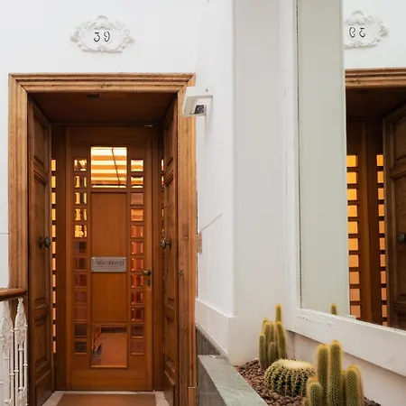 Caracciolo 13 Rooftop & 아파트 *