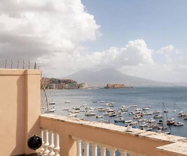 Caracciolo 13 Rooftop & * 나폴리