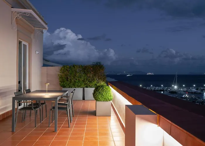 Caracciolo 13 Rooftop & 아파트 *