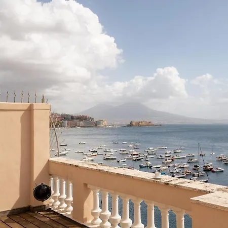 Caracciolo 13 Rooftop & * Naples