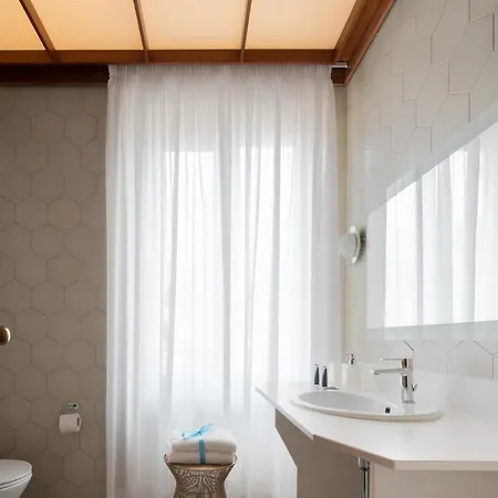 Caracciolo 13 Rooftop &