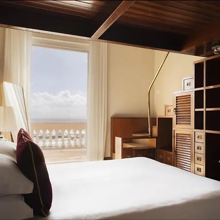 Caracciolo 13 Rooftop &