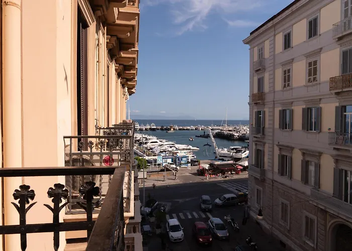 Caracciolo 13 Rooftop & * 나폴리